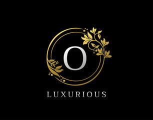 Fototapeta premium Luxury Circle O Letter Floral Design. Elegant Gold O Royal Logo Icon.