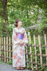 浴衣姿の女性
