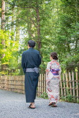 浴衣姿の男女
