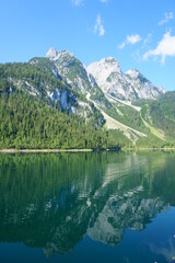Naklejka na ściany i meble wunderschöne spiegelungen auf bergsee in den alpen