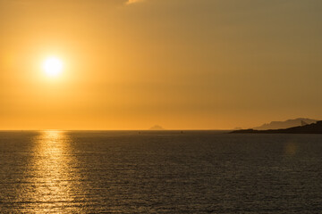 Fototapeta premium France, Var, Six-Four-les-plages, coucher du soleil vue sur l'archipel de Riou (3) 