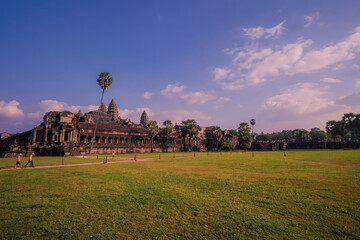 Fototapeta na wymiar Angkor Wat in the evening when the sun is about to set in Siem Reap, Cambodia. 