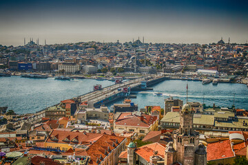 Fototapeta na wymiar View on Istanbul and Galata bridge
