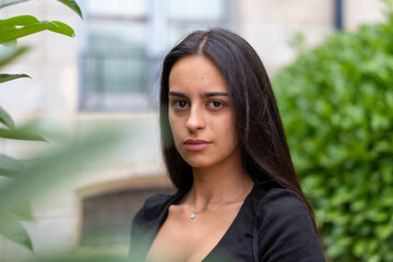 NIÑA JOVEN ESPAÑOLA PELO MORENO