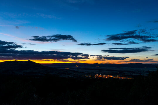 PUESTA DE SOL MONTA&Ntilde;A DESDE LOS TORILES PE&Ntilde;A NEGRA PIEDRAH&Iacute;TA &Aacute;VILA