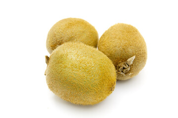 plusieurs kiwis isolés sur un fond blanc