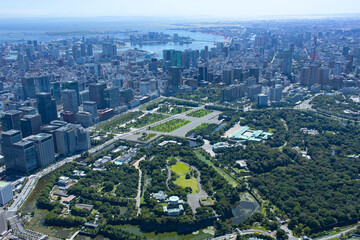 皇居上空から湾岸を望む・都市風景・空撮