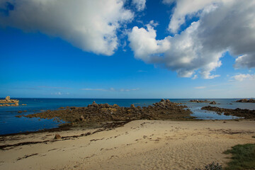 Fototapeta na wymiar view of the beach in brittany
