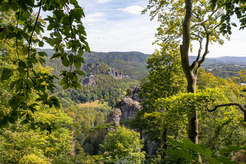 Fototapeta na wymiar Elbsandsteingebirge in Sachsen, Felsformationen