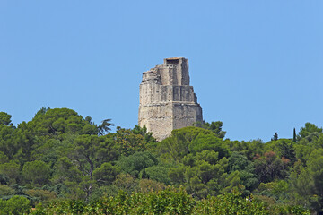 Nîmes - Tour Magne.