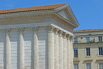La maison carrée, temple romain.