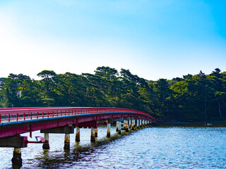 Fototapeta na wymiar 日本の観光地松島にかかる福浦橋