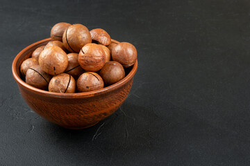 Obraz premium Macadamia nut in bowl