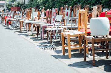 trace of modern and antique chairs