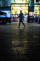 Strassenfotografie im Herzen von Stuttgart, Deutschland mit starkem Bokeh/ Hintergrundunschärfe