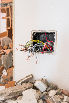 Bricklaying works for renewing an apartment