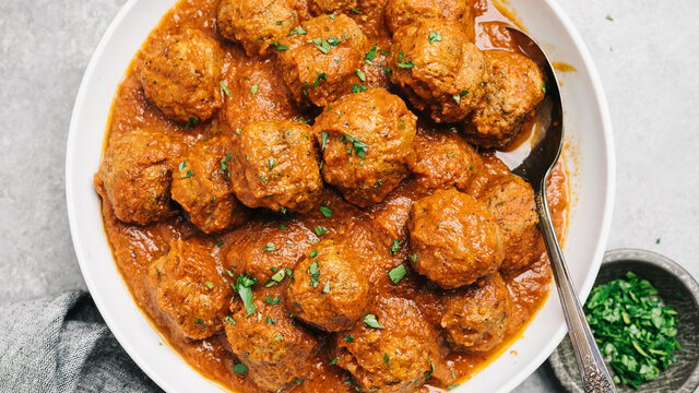 Meatballs in marinara