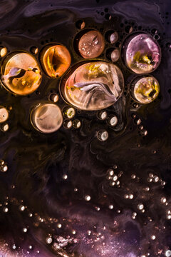 Abstract liquid paint bubbles in oil