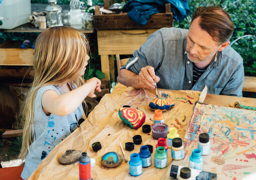 Creativ paintings on stone