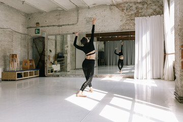 Contemporary Dancer Training