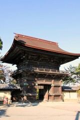 福岡市の香椎宮楼門