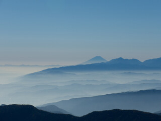 日本の山、穂高からみた富士山　秋　日本　アジア