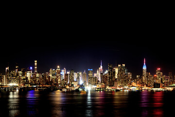 Fototapeta na wymiar Night view of Manhattan from New Jersey 