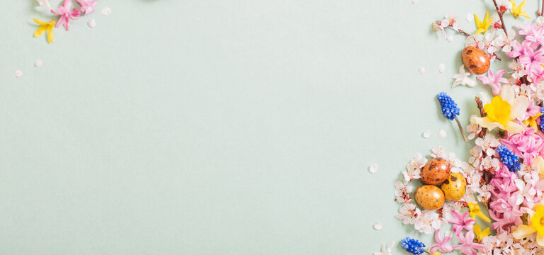 Easter background with eggs and flowers