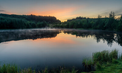 Fototapeta na wymiar Ladymuir Reservoir, Locherwood and Lady Muir Woodland, Renfrewshire, Scotland, UK