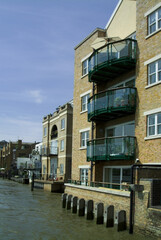 Fototapeta na wymiar Canary Wharf River Thames London Docks Dockland Housing development