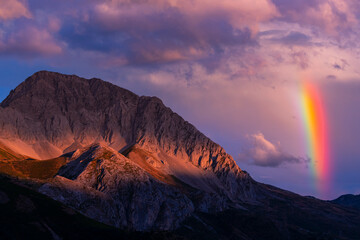 Fototapeta premium Rainbow in the Massif of Las Ubiñas between Asturias and Leon. In the Natural Parks of Las Ubiñas-La Mesa in Asturias and the Natural Park of Babia y Luna in Leon, Spain, Europe