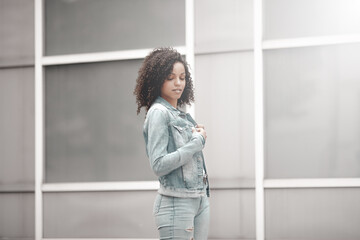 Fototapeta premium black curly girl on street