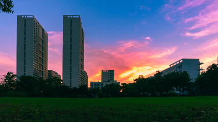 Fototapeta premium city skyline at sunset