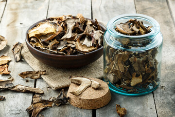 dried mushrooms,