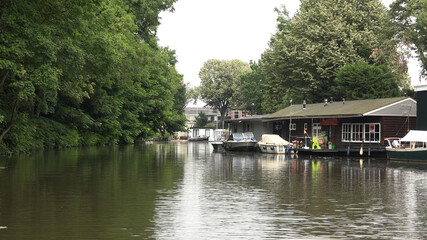 Fototapeta na wymiar Leiden by boat (Netherlands)