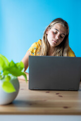 girl with laptop worried