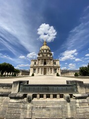 Nuage en forme d'auréole au dessus du tombeau de Napoléon aux Invalides à Paris