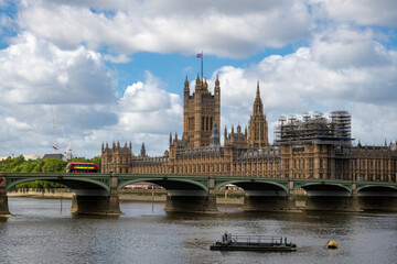 Obraz na płótnie Canvas The Houses of Parliament and Westminster Bridge.