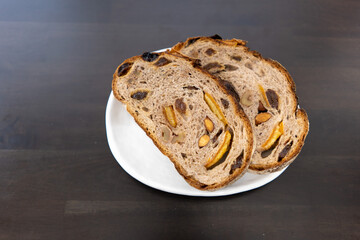 朝食のライ麦パン