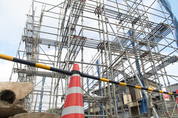建設現場　足場