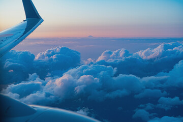 Fototapeta na wymiar 旅客機からの夕方の眺め