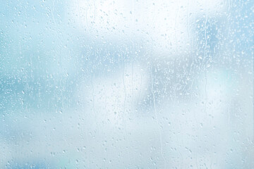 雨　水滴　窓ガラス