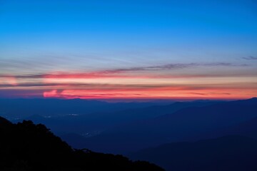 伊吹山から見た日没後の幻想的なブルーモーメント情景＠滋賀