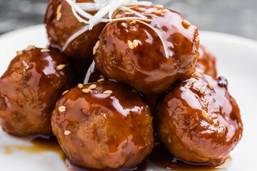 肉団子の黒酢餡