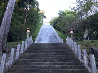 日本の静岡県御前崎市にある高松神社の階段。