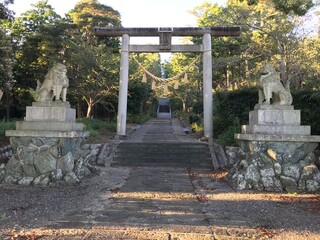 日本の静岡県御前崎市にある高松神社の鳥居。