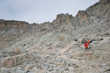 Llegando al collado del Tuc de Mulleres , pequeño tramo de escalada