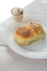 bagel with cheese