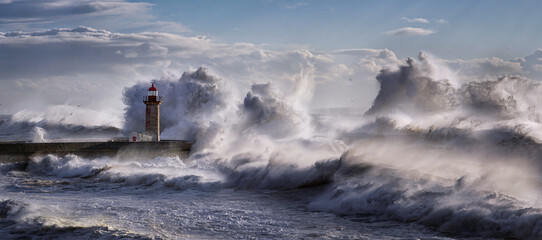 Porto lighthouse during an atlantic storm - obrazy, fototapety, plakaty