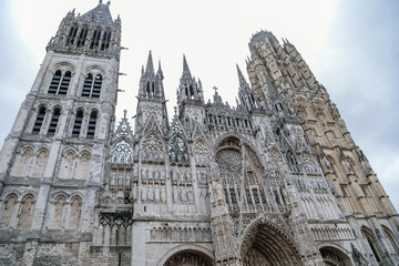 Fototapeta premium The facade of the gothic church Notre Dame de Rouen Cathedral, Rouen, Normandy, France